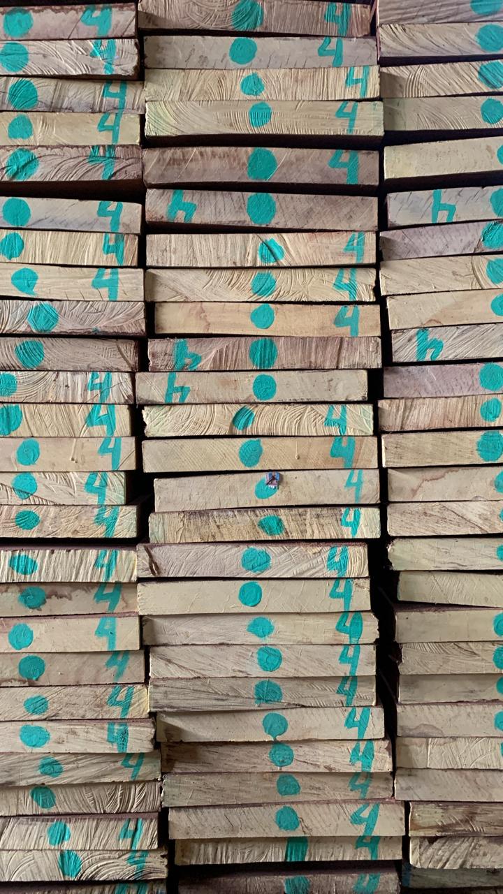 KAYU BANGKIRAI UK. 400 x 4 x 30